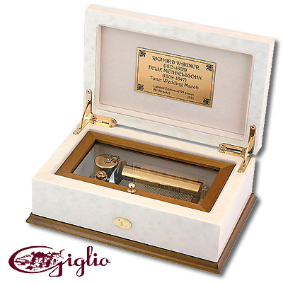 Шкатулка музыкальная, белая Шкатулка Giglio 2007 г инфо 6686h.